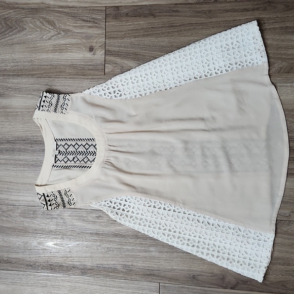 Miss Me Lightweight Gauze Tank Top Laser Cut Inserts Women's Large - Picture 9 of 16